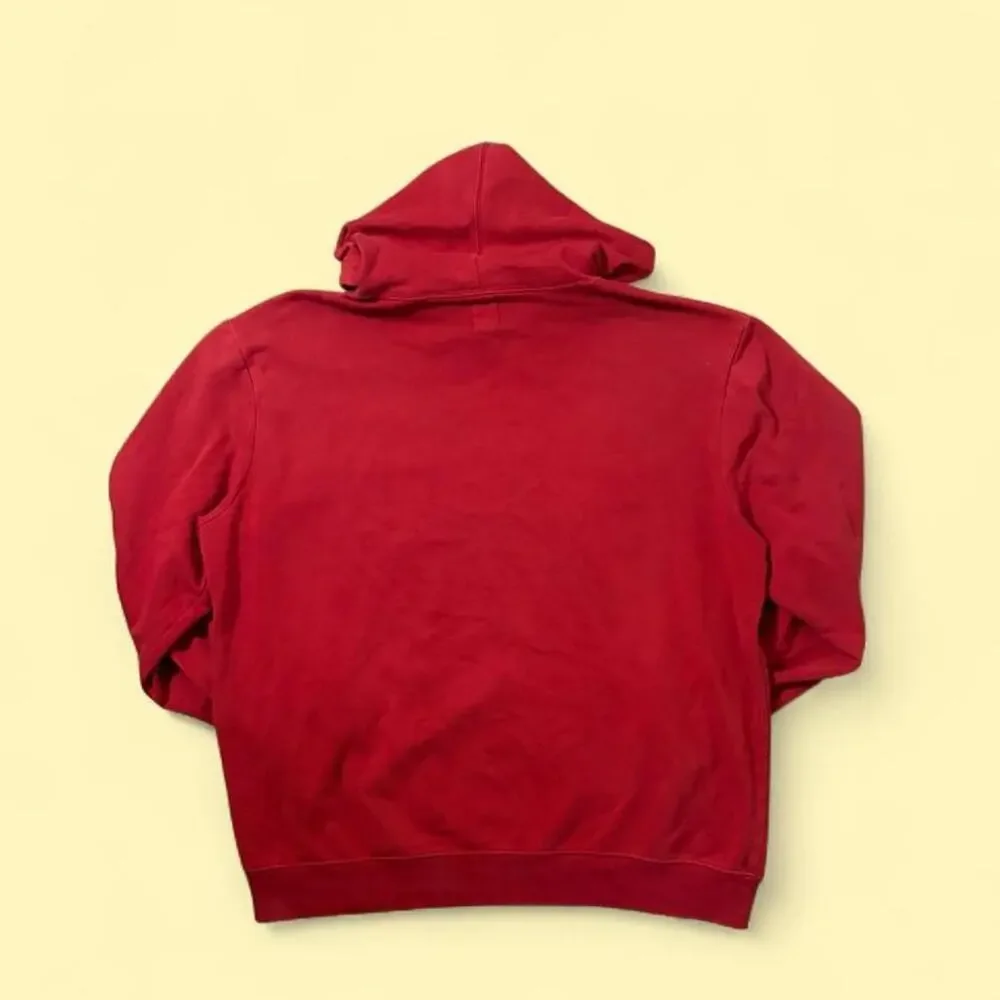 Red gap hoodie with navy